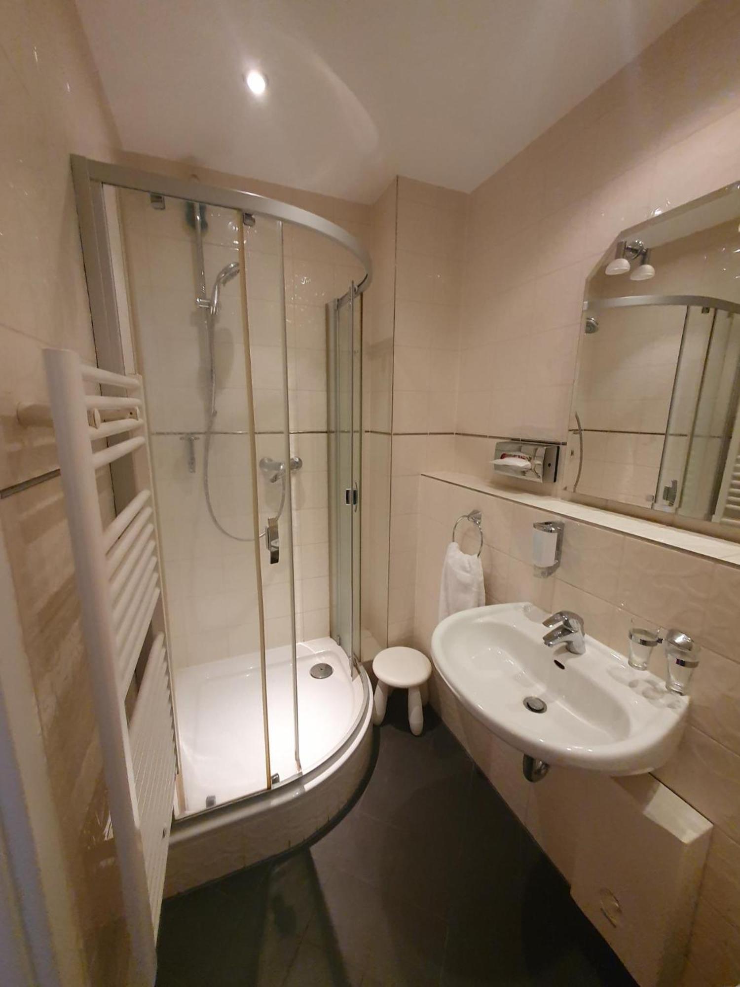 Die Villa, Zimmer 17, Dz Leverkusen Kültér fotó