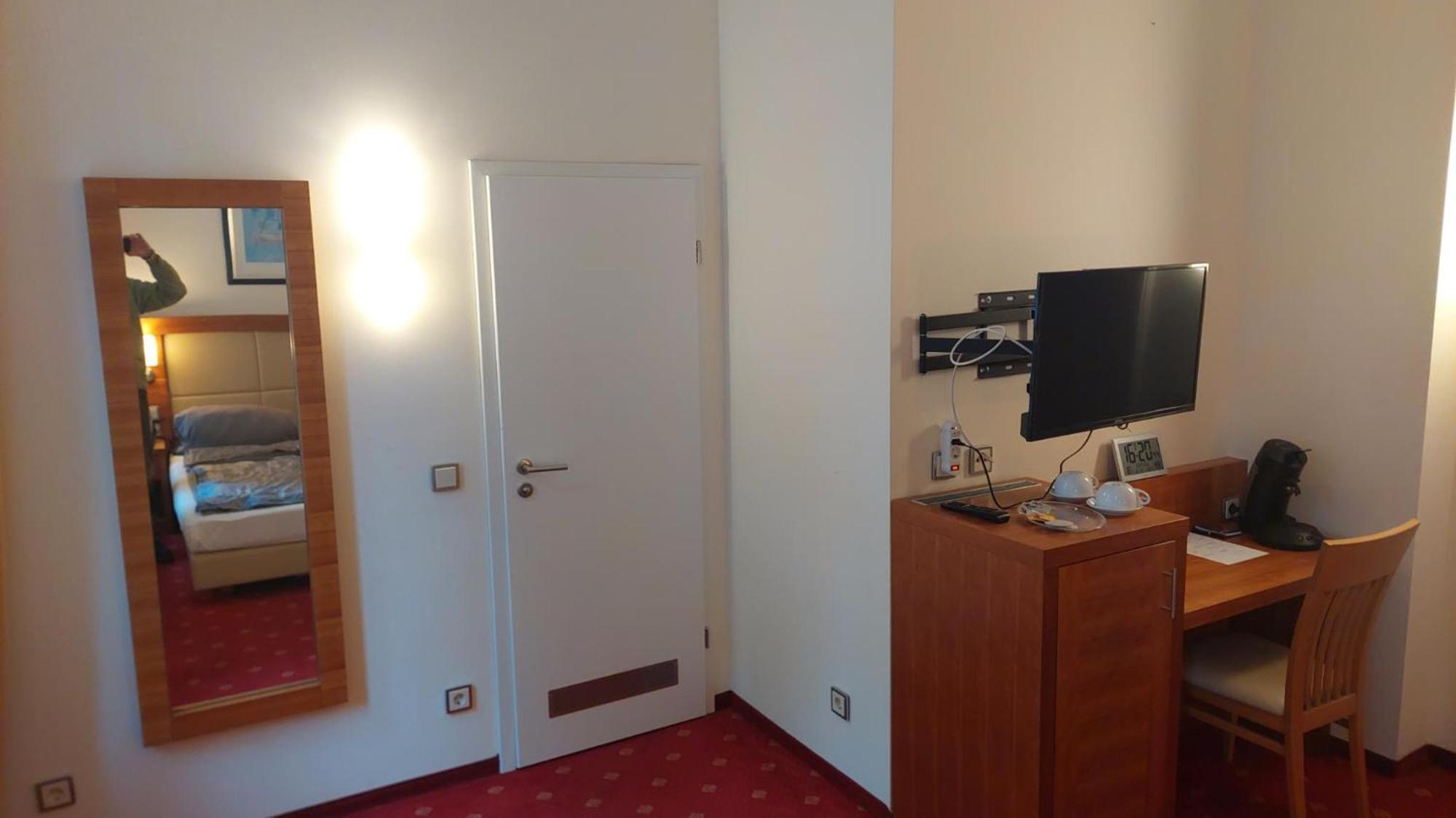 Die Villa, Zimmer 17, Dz Leverkusen Kültér fotó