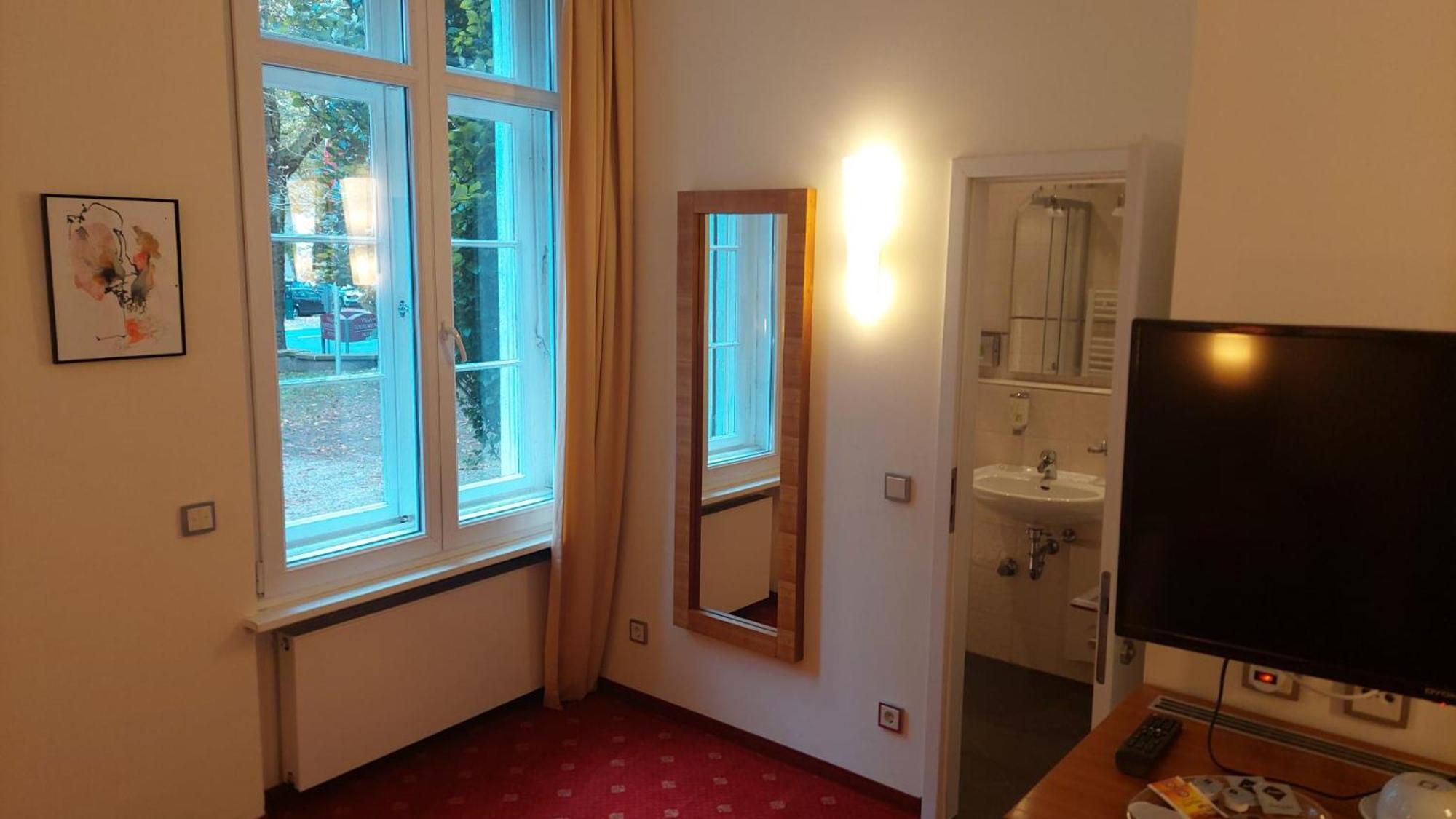 Die Villa, Zimmer 17, Dz Leverkusen Kültér fotó